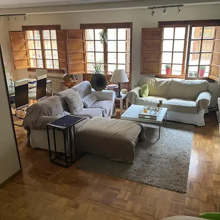 Apartment In Downtown Next To The Town Hall