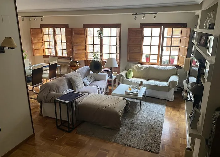 In Downtown Next To The Town Hall * Oviedo